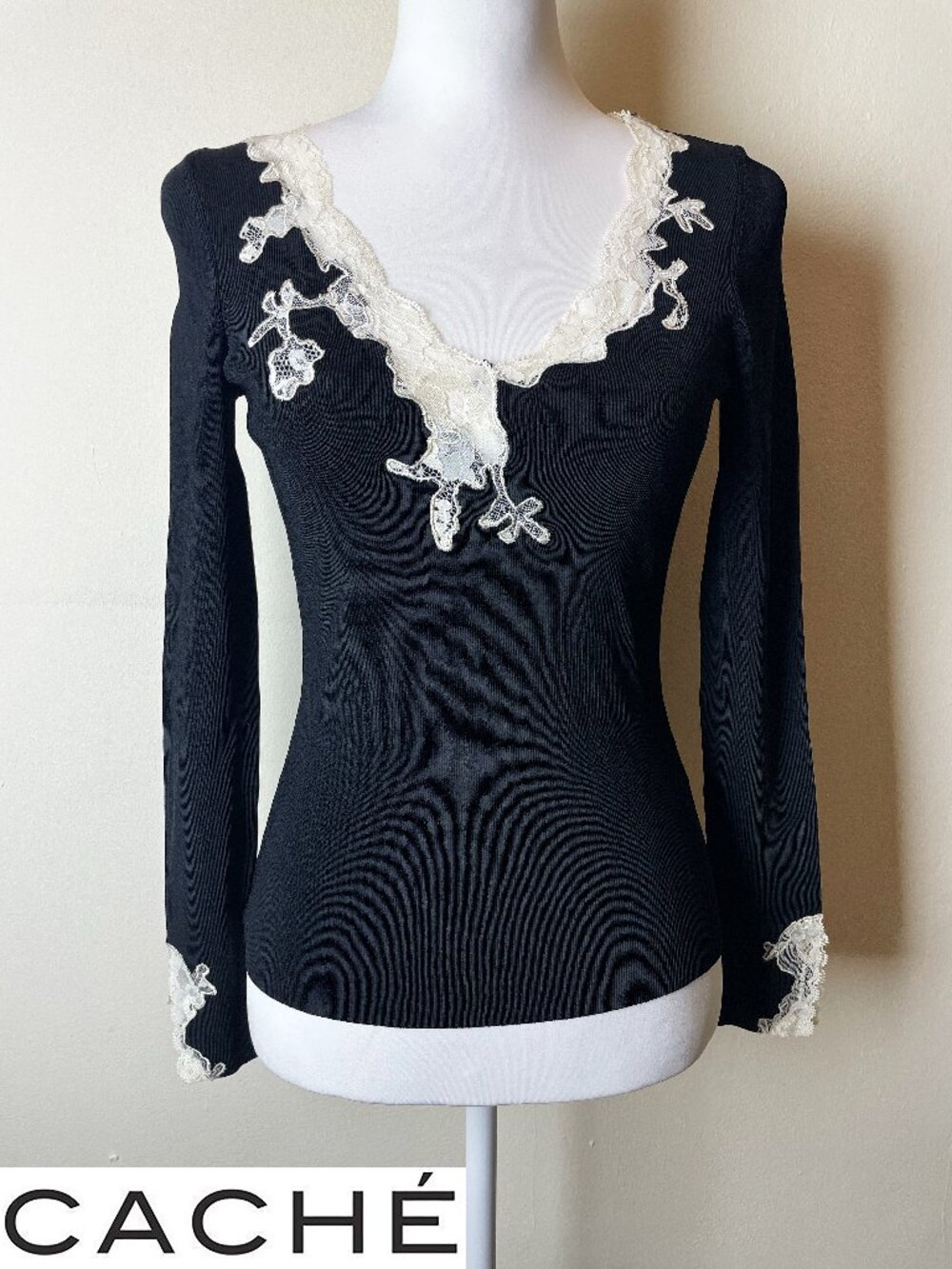 Cache Long Sleeve Vintage Black V-Neck Knit Top w/Ivory Lace Trim Size XS